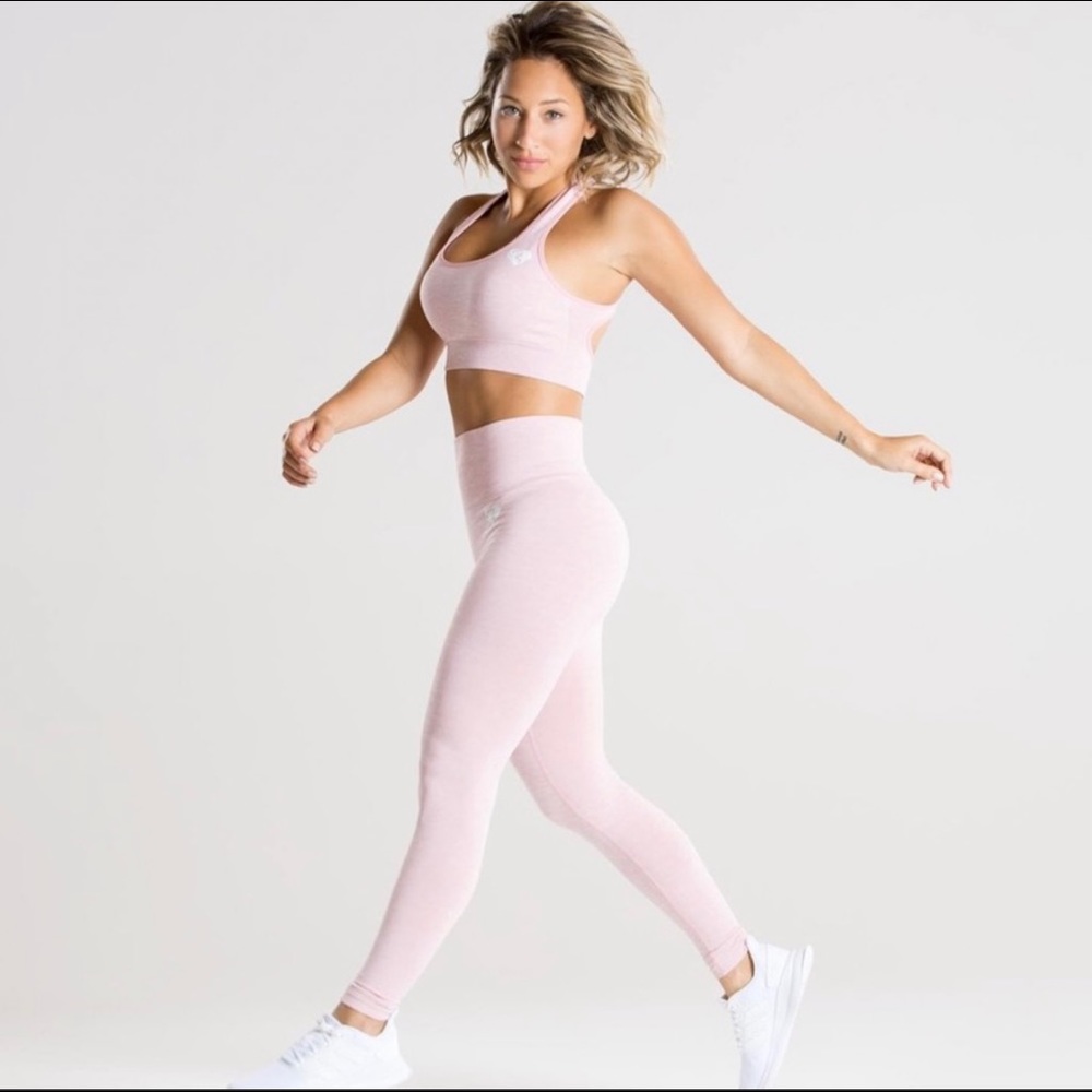 Women’s best move legging and sport bra
